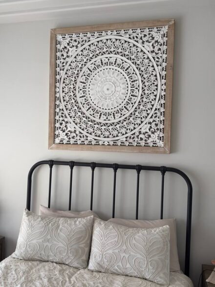 Picture hanging work 4